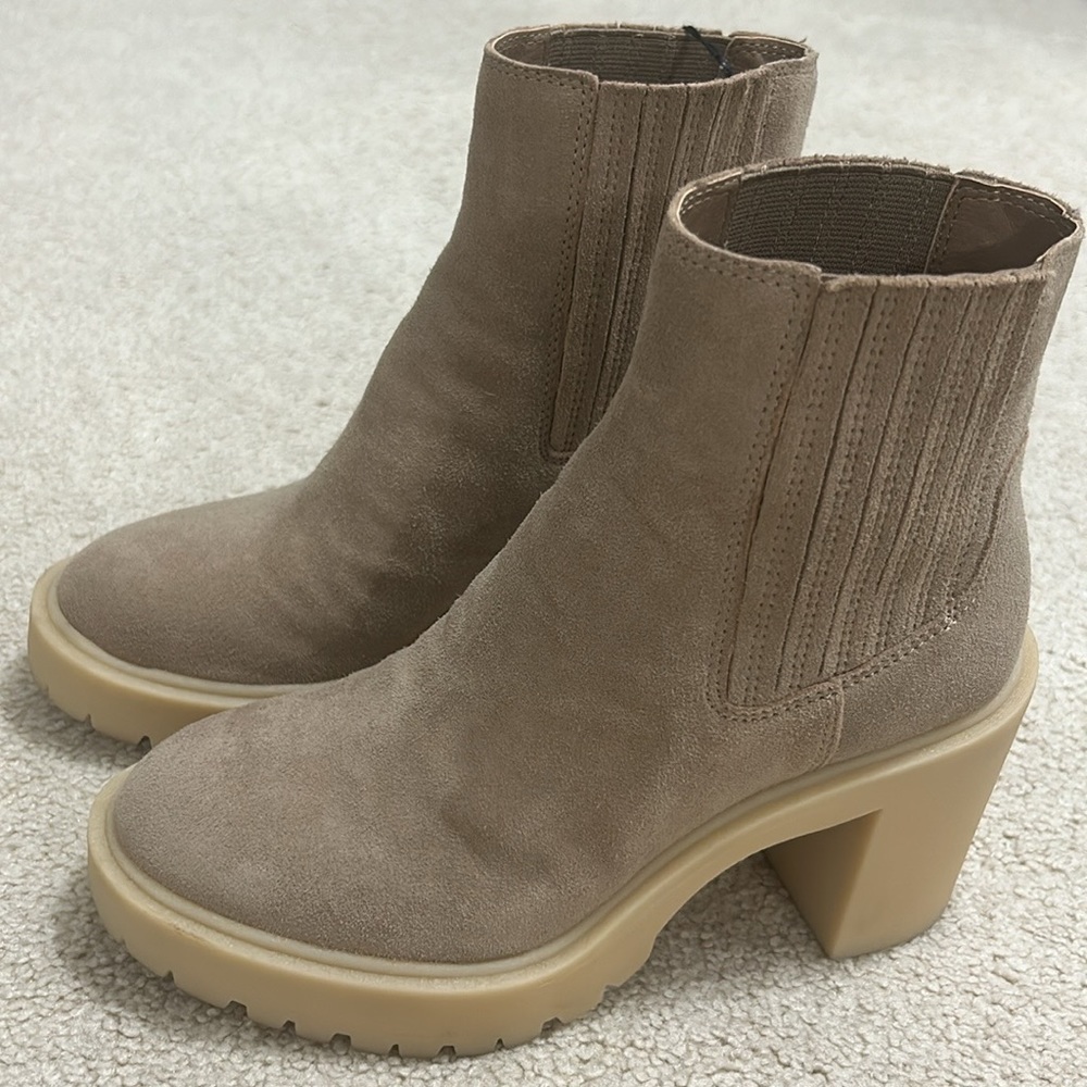 DOLCE VITA CASTER H2O in the color mushroom